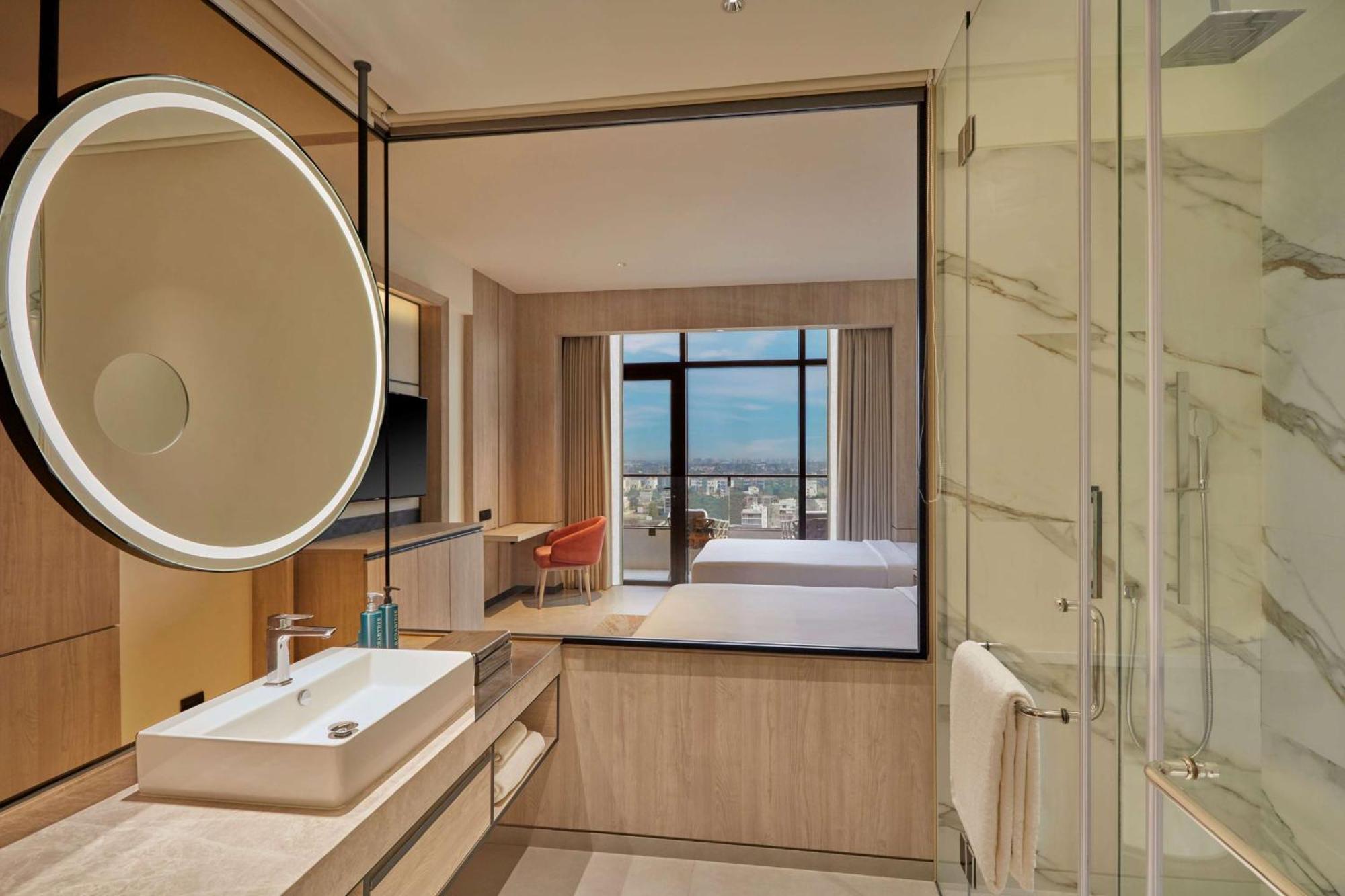 Hilton Gurugram Baani City Centre Gurgaon Zewnętrze zdjęcie
