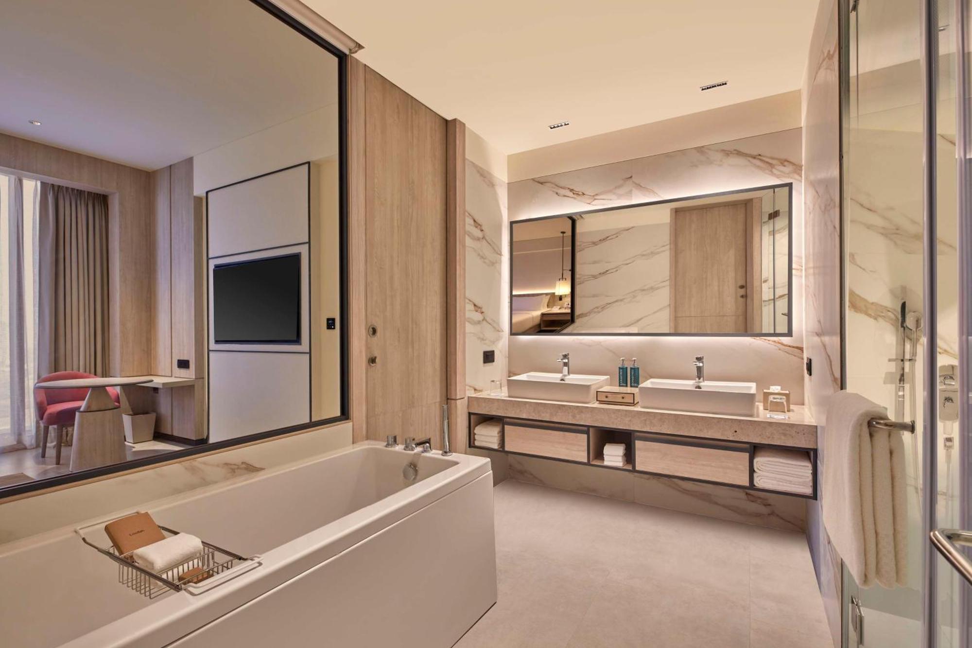 Hilton Gurugram Baani City Centre Gurgaon Zewnętrze zdjęcie