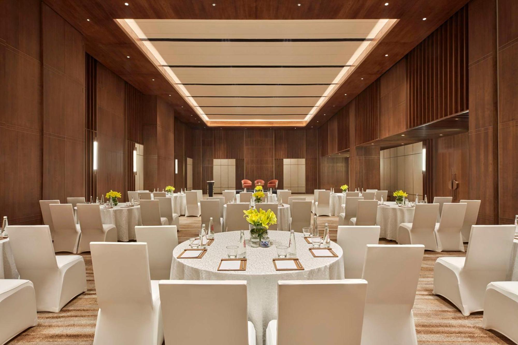 Hilton Gurugram Baani City Centre Gurgaon Zewnętrze zdjęcie